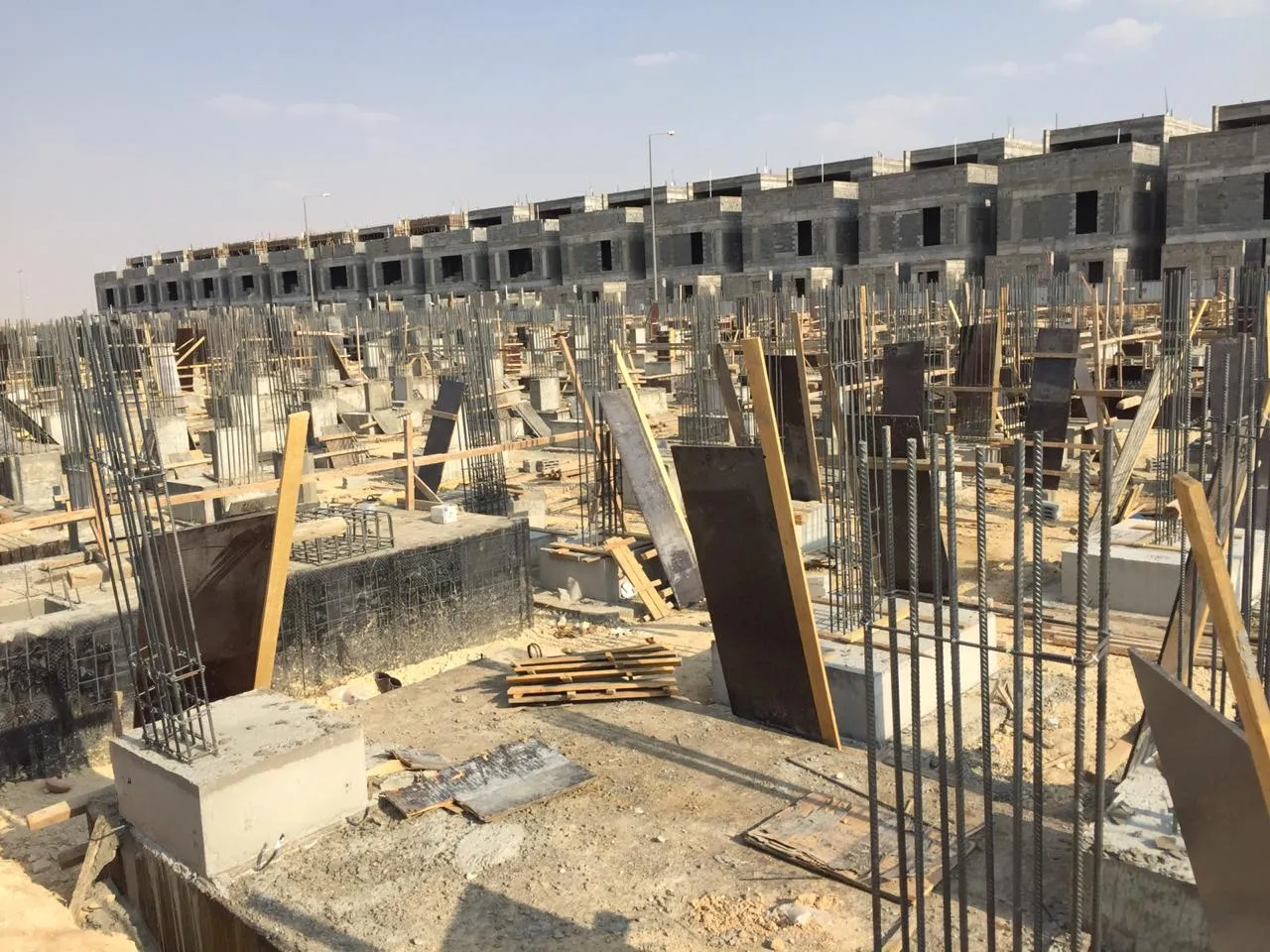 مشروع أعمال الحفر والترحيل - المباني السكنية